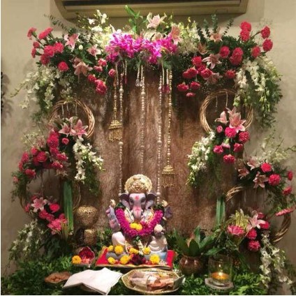 22 Ganpati Flower Decoration Ideas For Diwali 2023 Lakshmi Ganesh   Carnation And Lilies Ganpati Flower Decoration 